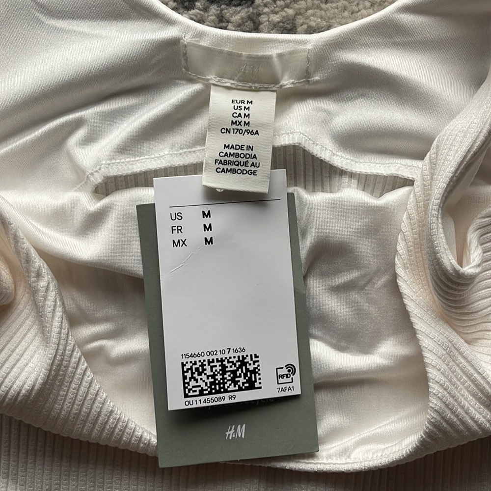 NWT H & M white scoop neck bodysuit tank - Picture 3 of 7